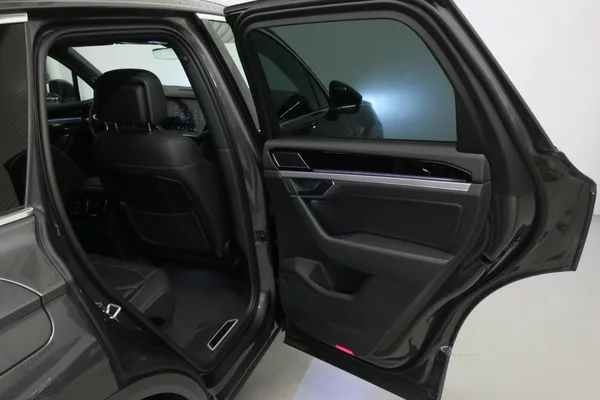 Volkswagen Touareg R-Line 3,0TDI 210kW Nez. top. - foto 35