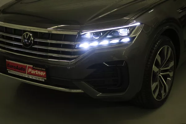 Volkswagen Touareg R-Line 3,0TDI 210kW Nez. top. - foto 7