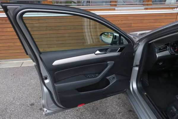Volkswagen Passat 2.0TDI 140kW 4MOT DSG Highline - foto 11