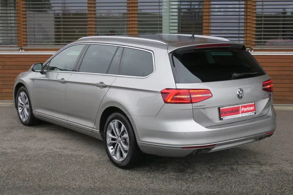 Volkswagen Passat 2.0TDI 140kW 4MOT DSG Highline - foto 3