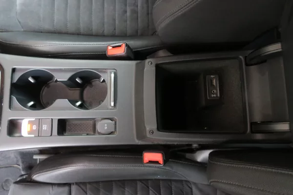 Volkswagen Passat 2.0TDI 140kW 4MOT DSG Highline - foto 36