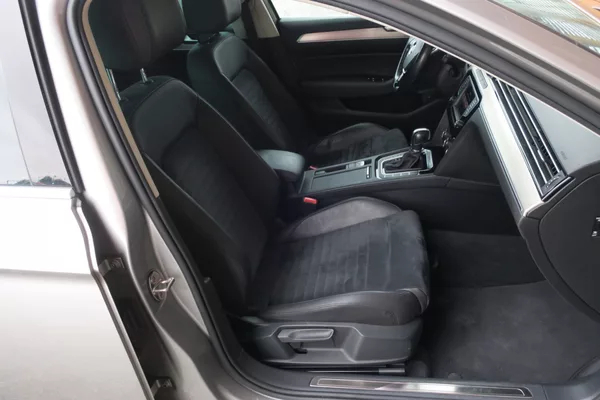 Volkswagen Passat 2.0TDI 140kW 4MOT DSG Highline - foto 38