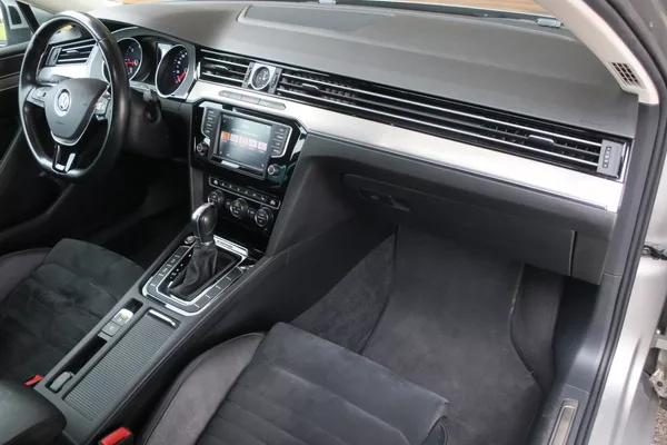 Volkswagen Passat 2.0TDI 140kW 4MOT DSG Highline - foto 39