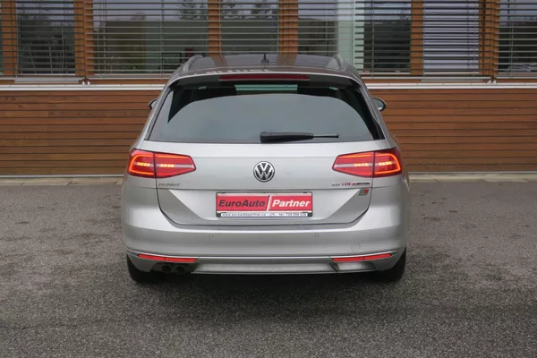 Volkswagen Passat 2.0TDI 140kW 4MOT DSG Highline - foto 4