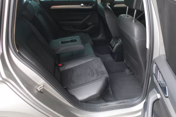 Volkswagen Passat 2.0TDI 140kW 4MOT DSG Highline - foto 41