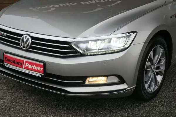 Volkswagen Passat 2.0TDI 140kW 4MOT DSG Highline - foto 8