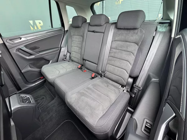 Volkswagen Tiguan 2.0TSi DSG 4M, Highline, 1.Maj - foto 17