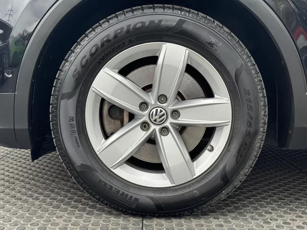 Volkswagen Tiguan 2.0TSi DSG 4M, Highline, 1.Maj - foto 52