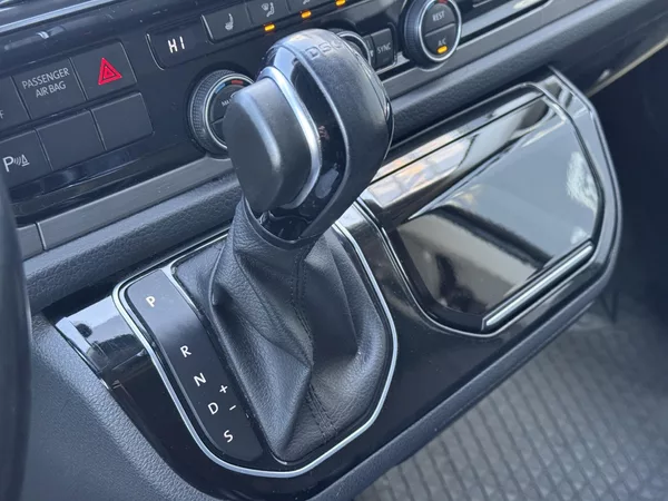 Volkswagen Multivan T6 Long 2.0TDi, Highline, DPH - foto 39