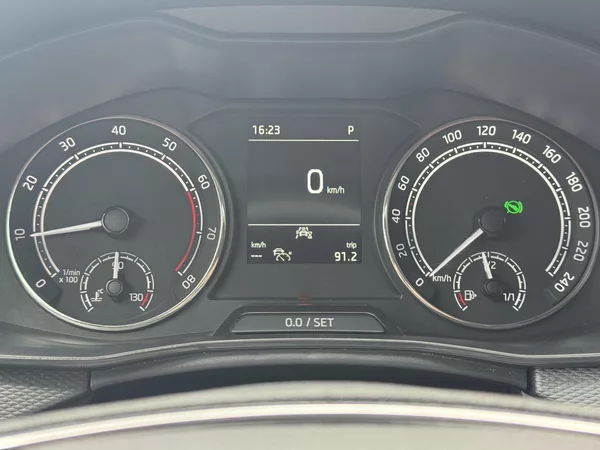 Škoda Kamiq 1.0TSi DSG Style, Kamera, ACC - foto 26