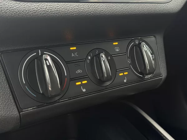 Škoda Kamiq 1.0TSi DSG Style, Kamera, ACC - foto 35
