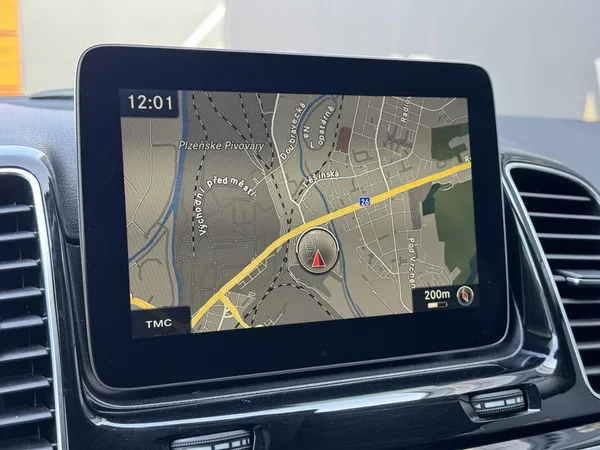 Mercedes-Benz GLE 350D 190kW 4M, AIRMATIC, 360° - foto 35