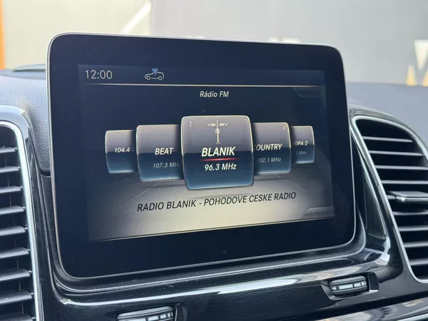 Mercedes-Benz GLE 350D 190kW 4M, AIRMATIC, 360° - foto 37