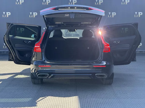 Volvo V60 2,0 T8 4X4 RECHARGE, R-Design - foto 10