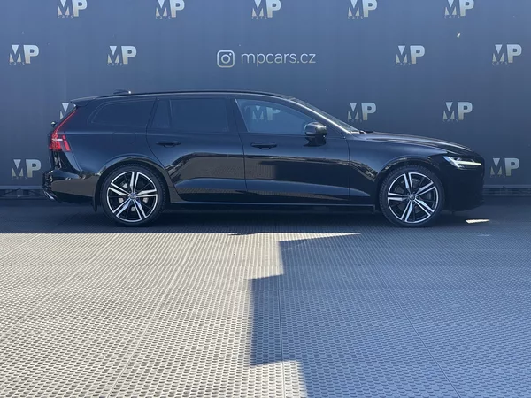 Volvo V60 2,0 T8 4X4 RECHARGE, R-Design - foto 4