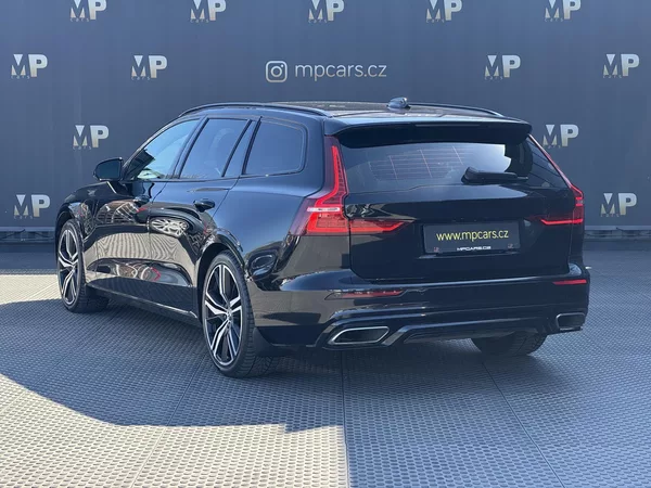 Volvo V60 2,0 T8 4X4 RECHARGE, R-Design - foto 7
