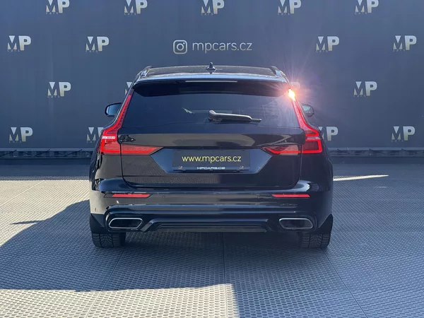 Volvo V60 2,0 T8 4X4 RECHARGE, R-Design - foto 8