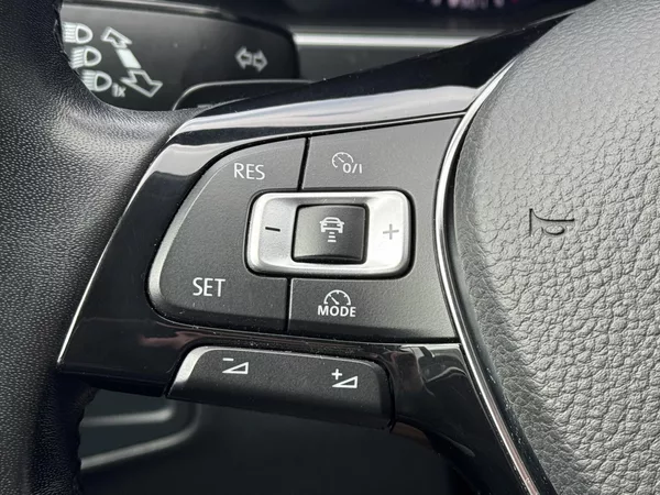 Volkswagen Tiguan 2.0TDi DSG 4M Highline Virtual - foto 28