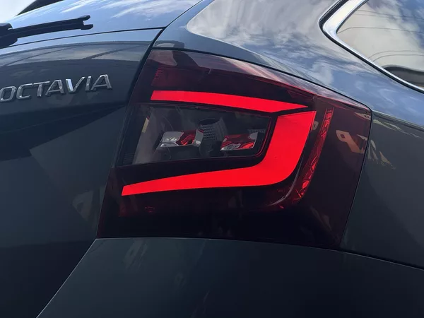 Škoda Octavia III 1.6TDi Style, Virtual, ACC - foto 42