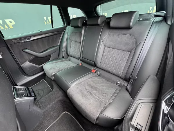 Škoda Superb 2.0TDi DSG Sportline ACC Kessy - foto 16