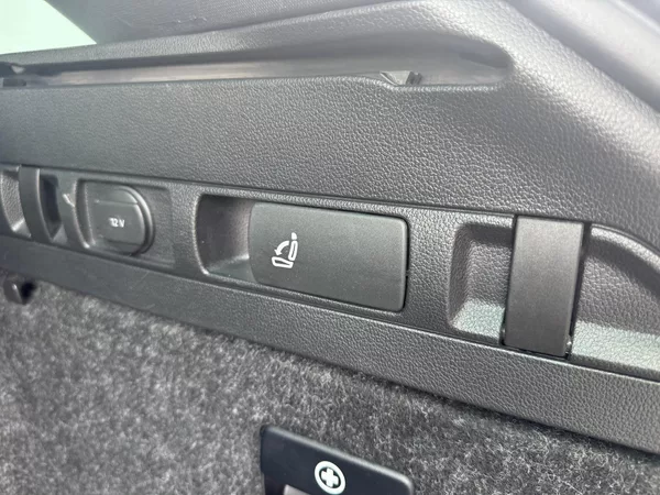 Škoda Superb 2.0TDi DSG Sportline ACC Kessy - foto 23