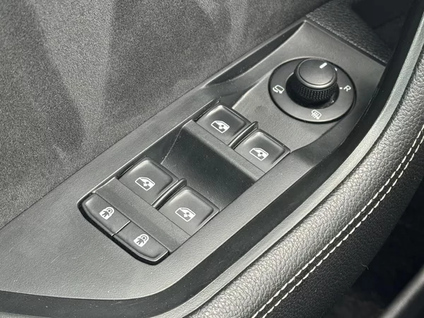 Škoda Superb 2.0TDi DSG Sportline ACC Kessy - foto 25