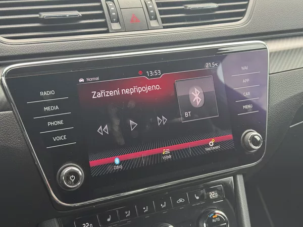 Škoda Superb 2.0TDi DSG Sportline ACC Kessy - foto 30