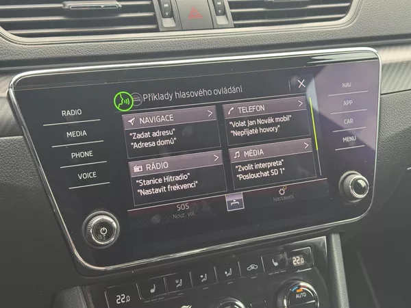 Škoda Superb 2.0TDi DSG Sportline ACC Kessy - foto 33
