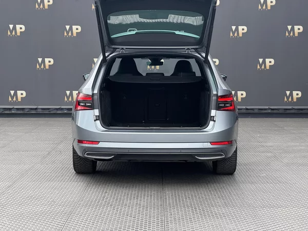 Škoda Superb 2.0TDi DSG Sportline ACC Kessy - foto 9