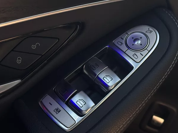 Mercedes-Benz GLC 200 kupé 4Matic DPH ČR - foto 27