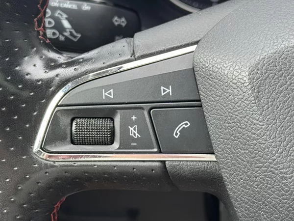 Seat Leon 1.4TSi 92kW MAN FR, PANO 1.Maj - foto 19