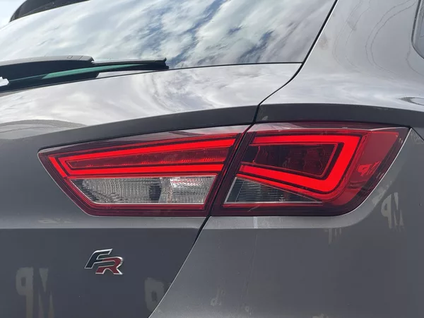 Seat Leon 1.4TSi 92kW MAN FR, PANO 1.Maj - foto 35
