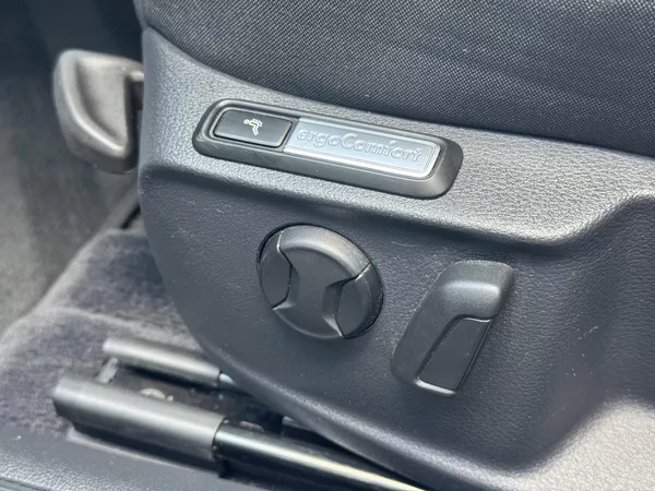Volkswagen Passat B8 2.0TDi DSG Comfort+,el.kufr - foto 21