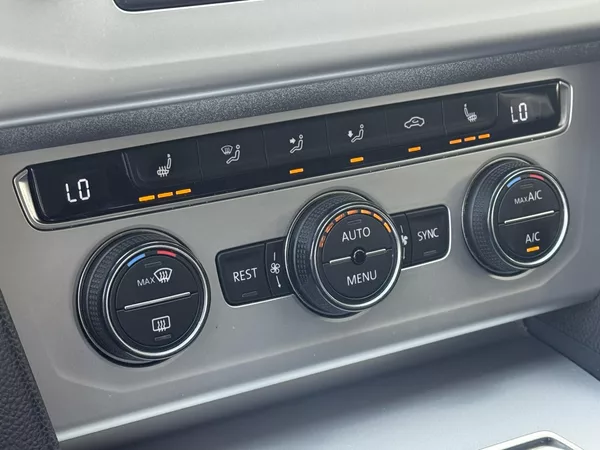 Volkswagen Passat B8 2.0TDi DSG Comfort+,el.kufr - foto 42