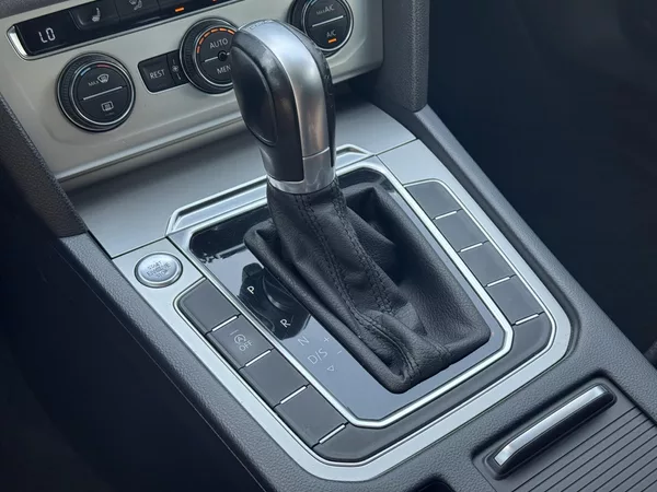 Volkswagen Passat B8 2.0TDi DSG Comfort+,el.kufr - foto 43