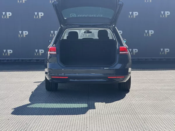 Volkswagen Passat B8 2.0TDi DSG Comfort+,el.kufr - foto 8