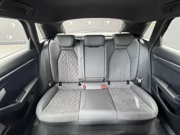 Audi RS 3 2.5TFSi 294kW Quattro, Matrix - foto 18