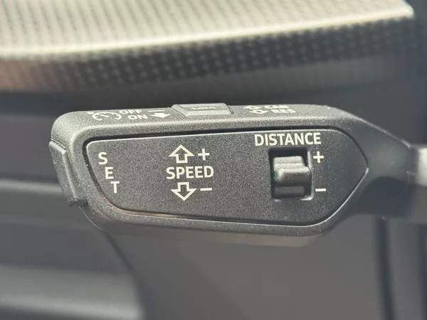 Audi RS 3 2.5TFSi 294kW Quattro, Matrix - foto 26