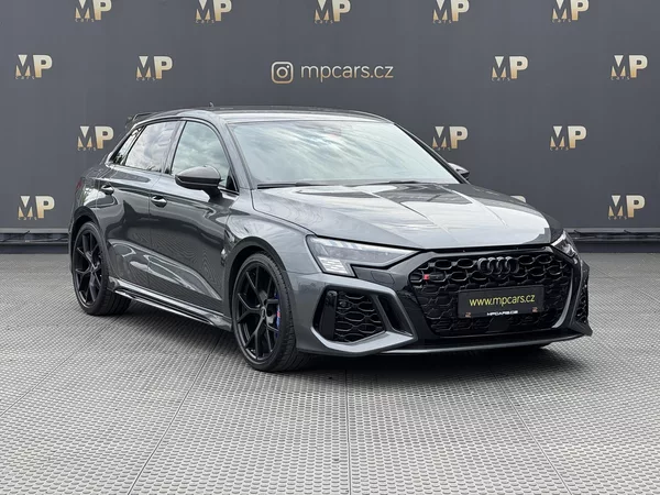 Audi RS 3 2.5TFSi 294kW Quattro, Matrix - foto 4