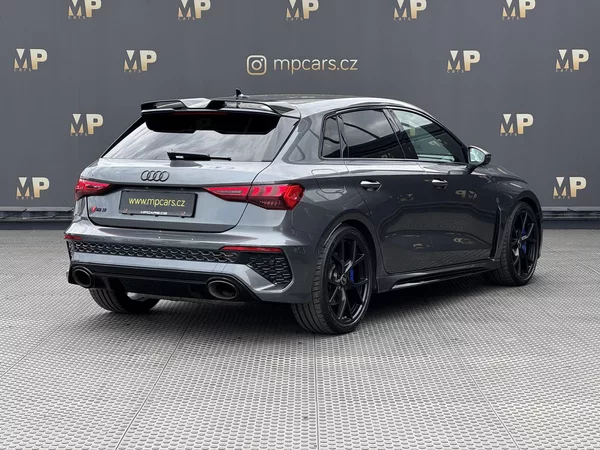 Audi RS 3 2.5TFSi 294kW Quattro, Matrix - foto 6