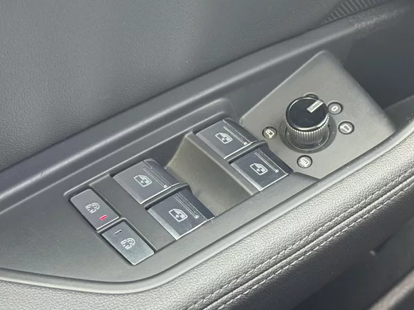 Audi e-tron Quattro 230kW Advanced, PANO - foto 23