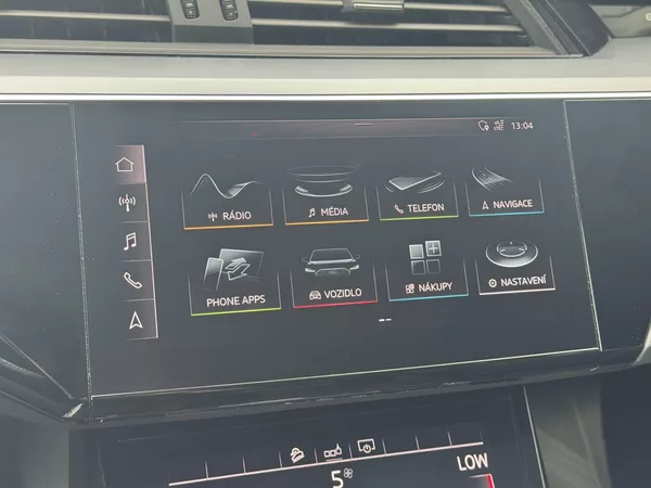 Audi e-tron Quattro 230kW Advanced, PANO - foto 32