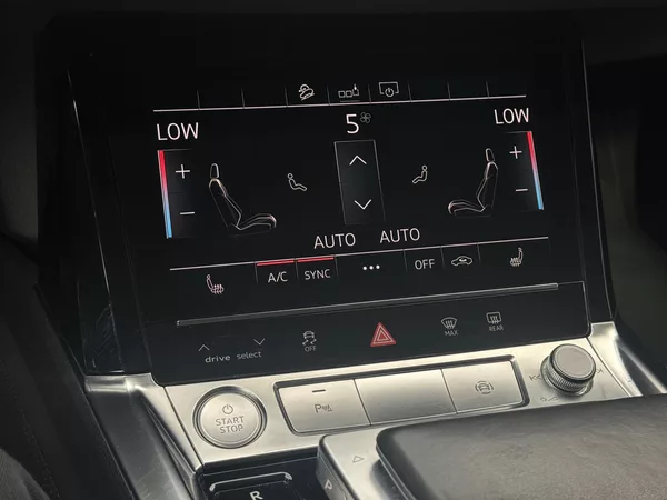 Audi e-tron Quattro 230kW Advanced, PANO - foto 40