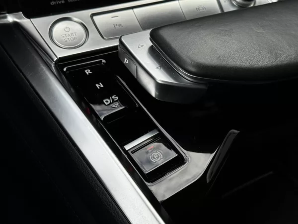 Audi e-tron Quattro 230kW Advanced, PANO - foto 41