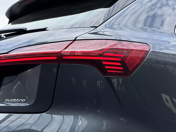 Audi e-tron Quattro 230kW Advanced, PANO - foto 45