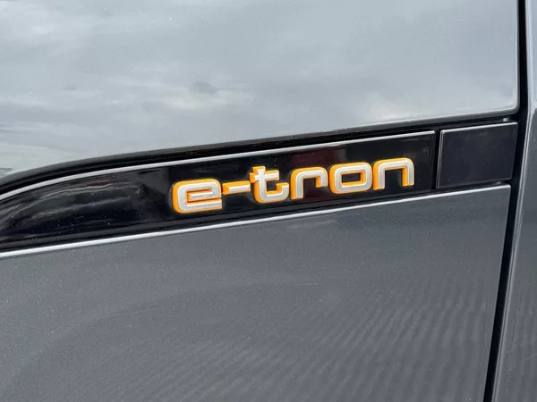 Audi e-tron Quattro 230kW Advanced, PANO - foto 46