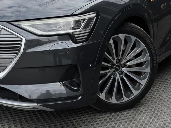 Audi e-tron Quattro 230kW Advanced, PANO - foto 49