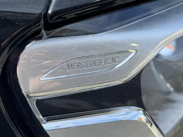 Mercedes-Benz GLB 200d 4Matic Progressive, DPH - foto 39