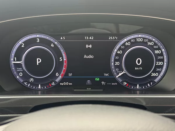 Volkswagen Tiguan 2.0TDi DSG 4M Highline Virtual - foto 32
