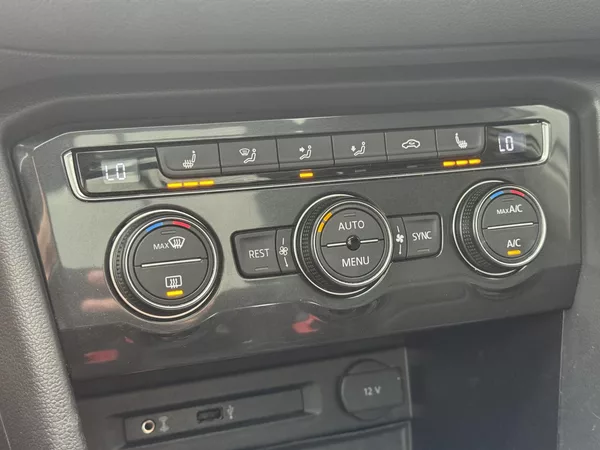 Volkswagen Tiguan 2.0TDi DSG 4M Highline Virtual - foto 40